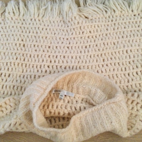 Vince Wool and Camel Hair Knitted Capelet - Picture 3 of 4